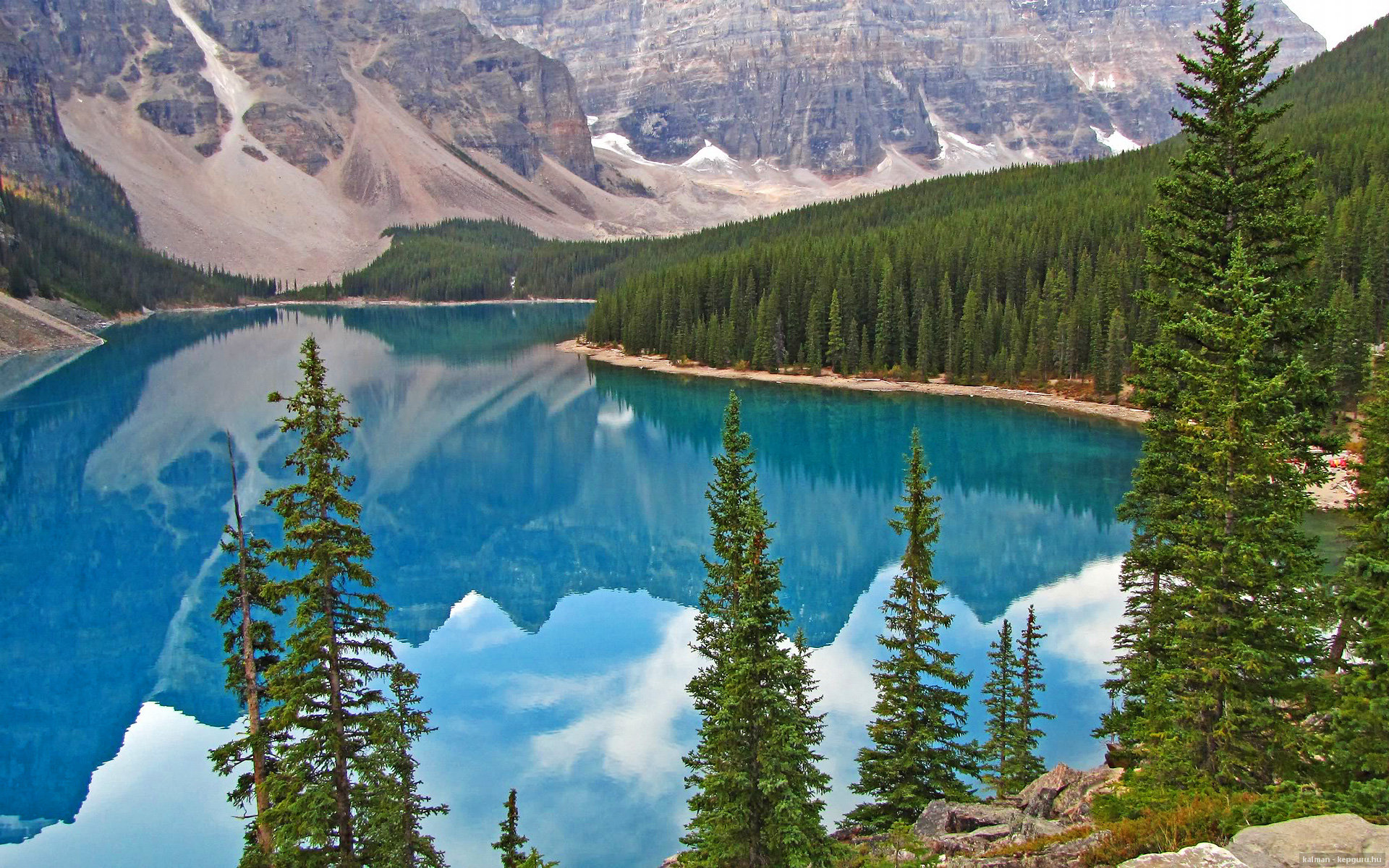 得分狂潮与个人英雄主义,爵士团队压制猛龙,浓眉球星独揽德甲争冠战