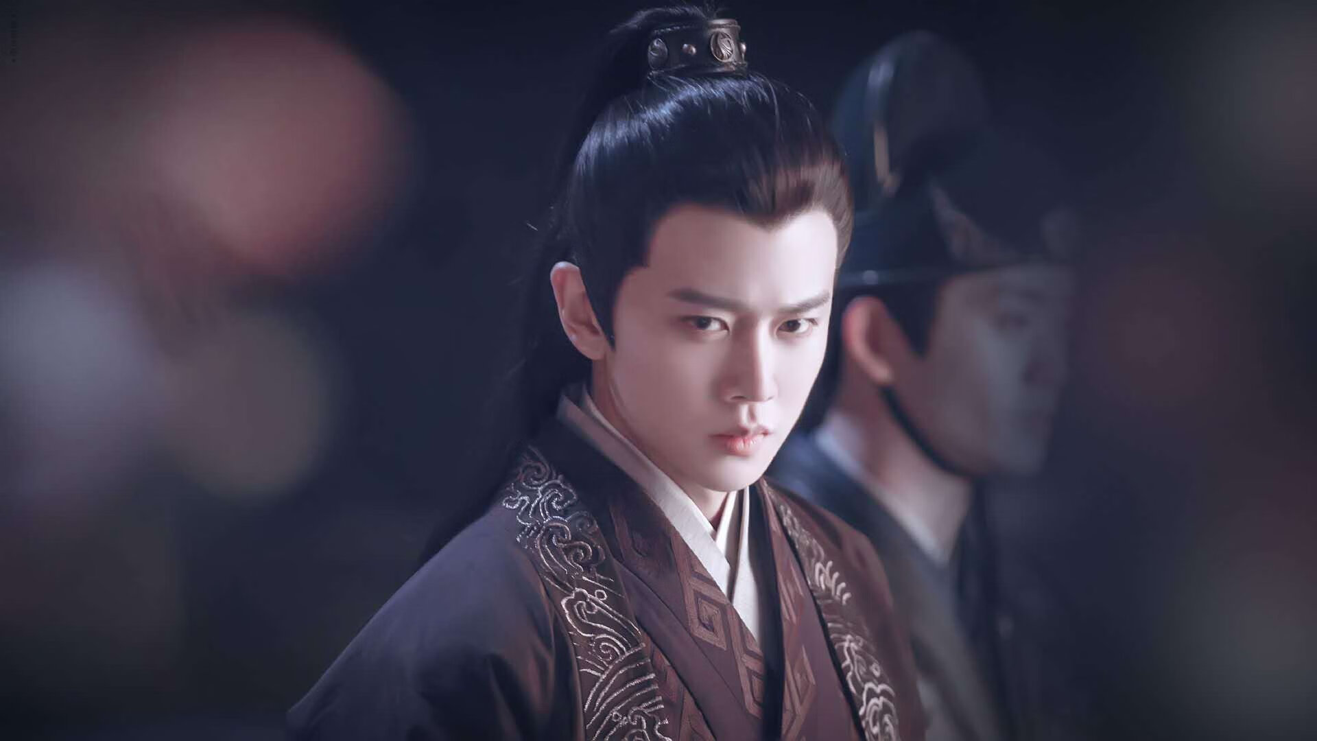 金线与镰刀,当法国的华丽丝线磨损,格鲁吉亚的寒光成为唯一指引