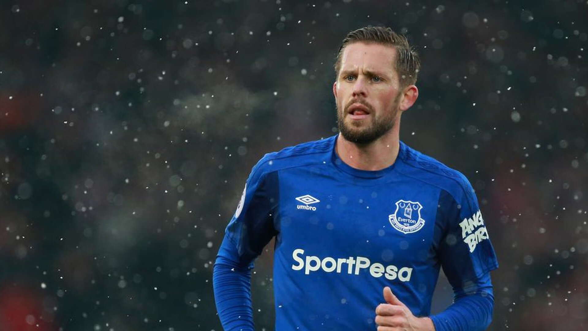 残酷布克，当星光撕裂阴影，篮网三巨头在季后赛伤痕上写下横扫