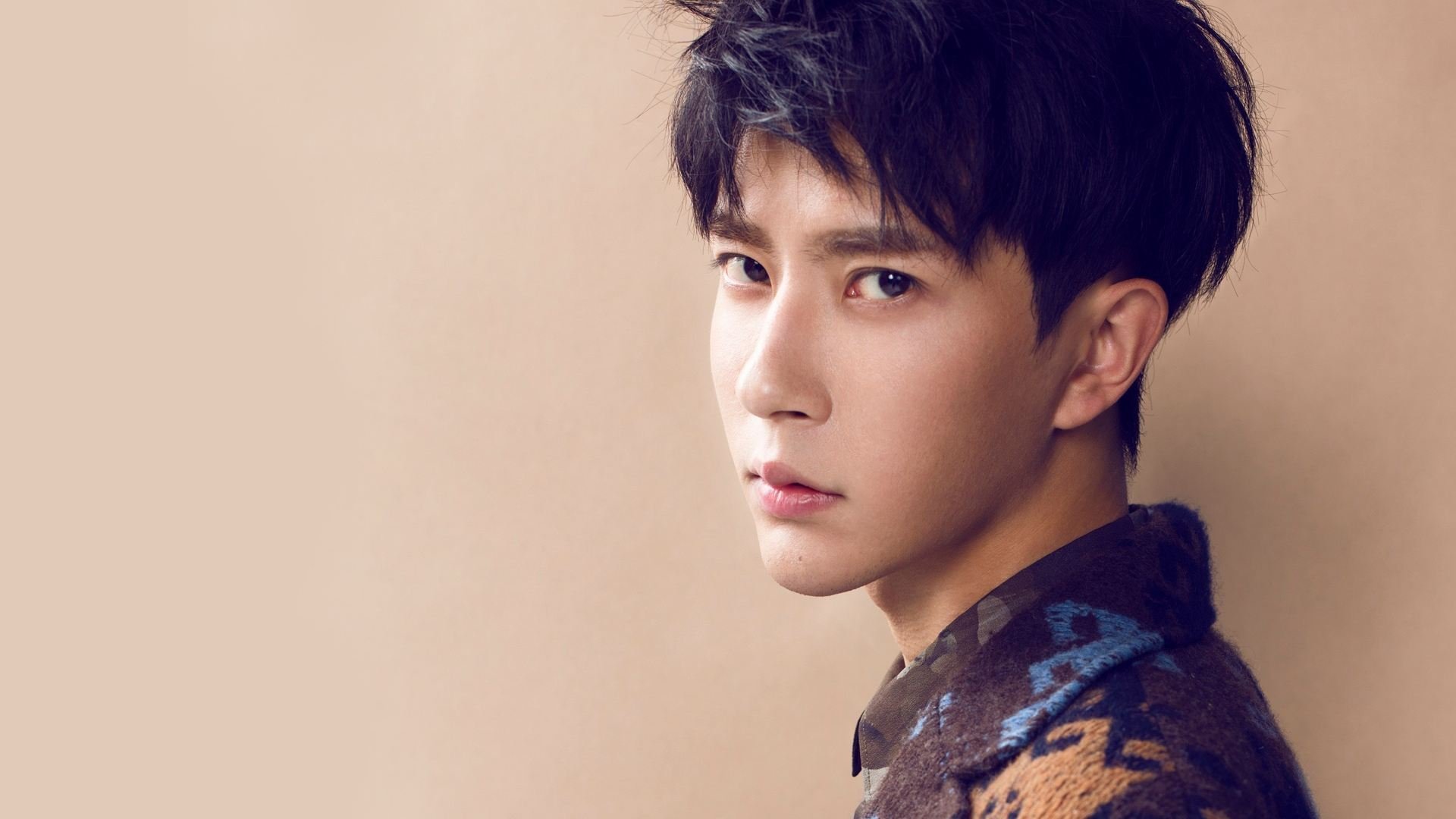 开云体育入口-时空交错的紫金对决，武切维奇成为唯一真实的球员